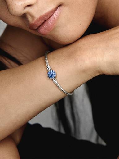 Pandora Moments Schlangen-Gliederarmband mit Funkelndem Blauem Scheibenverschluss