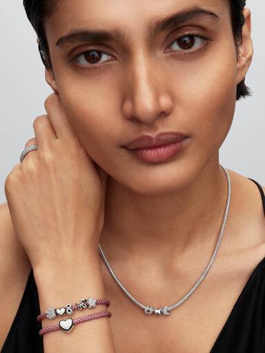 Schimmerndes Rosafarbenes Kordel-Armband
