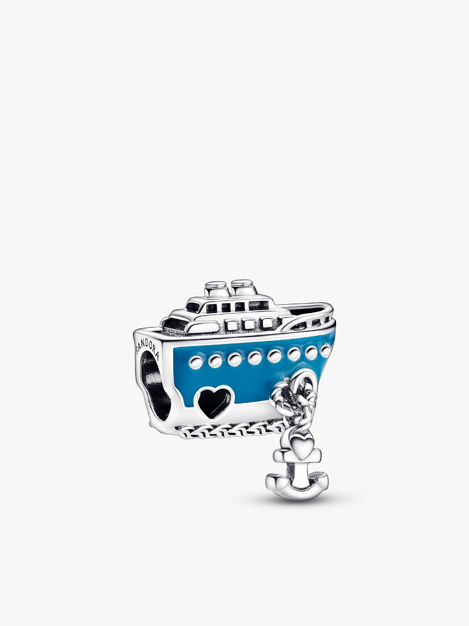 Ankerndes Kreuzfahrtschiff Charm