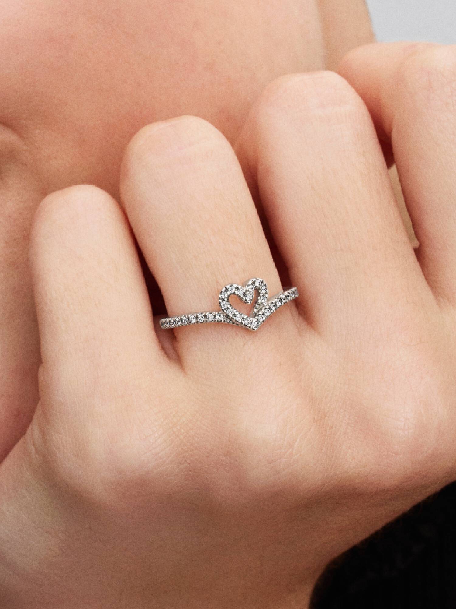 Funkelnder Wishbone Herz Ring