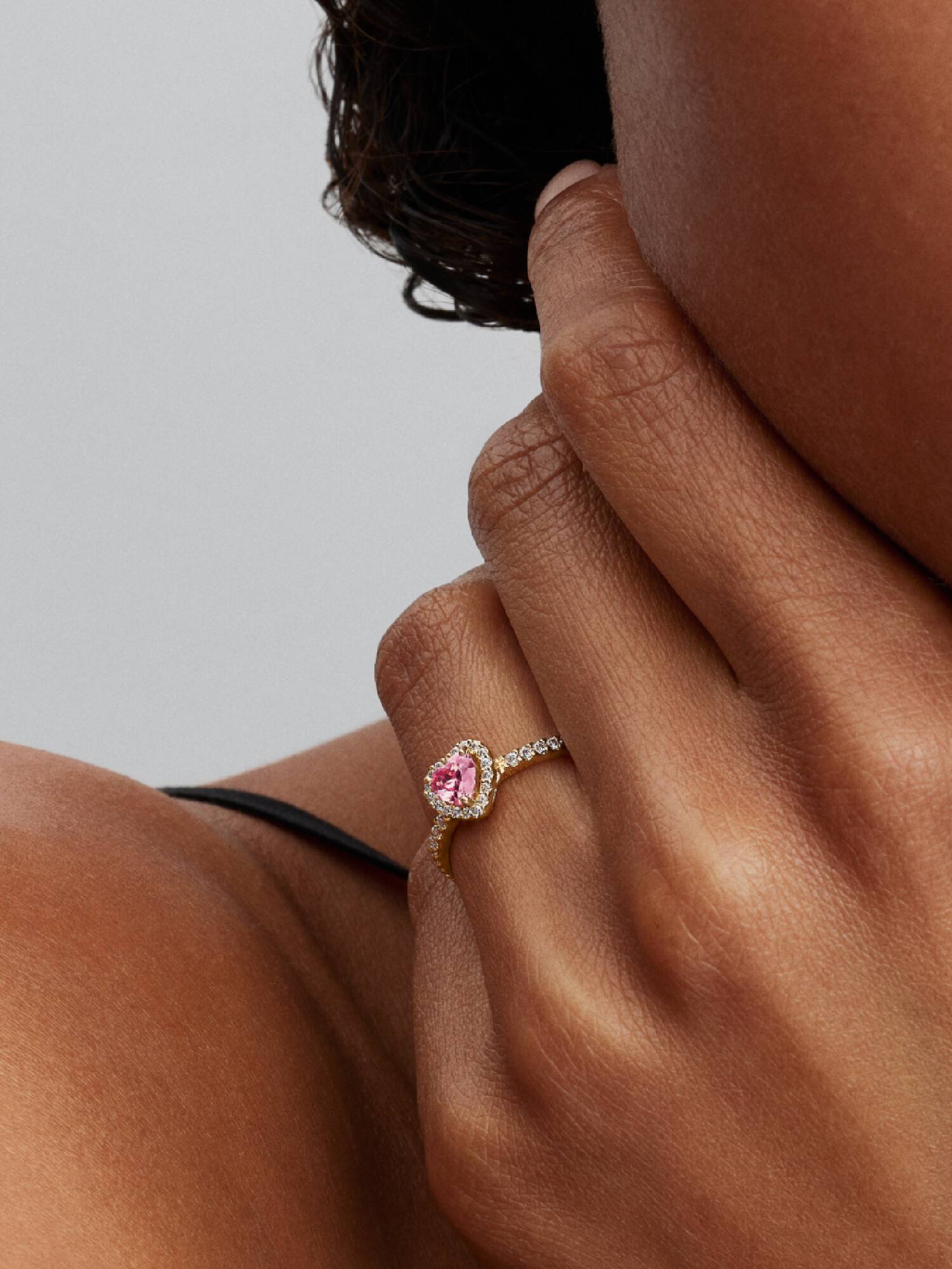 Erhabenes Rosafarbenes Herz Ring
