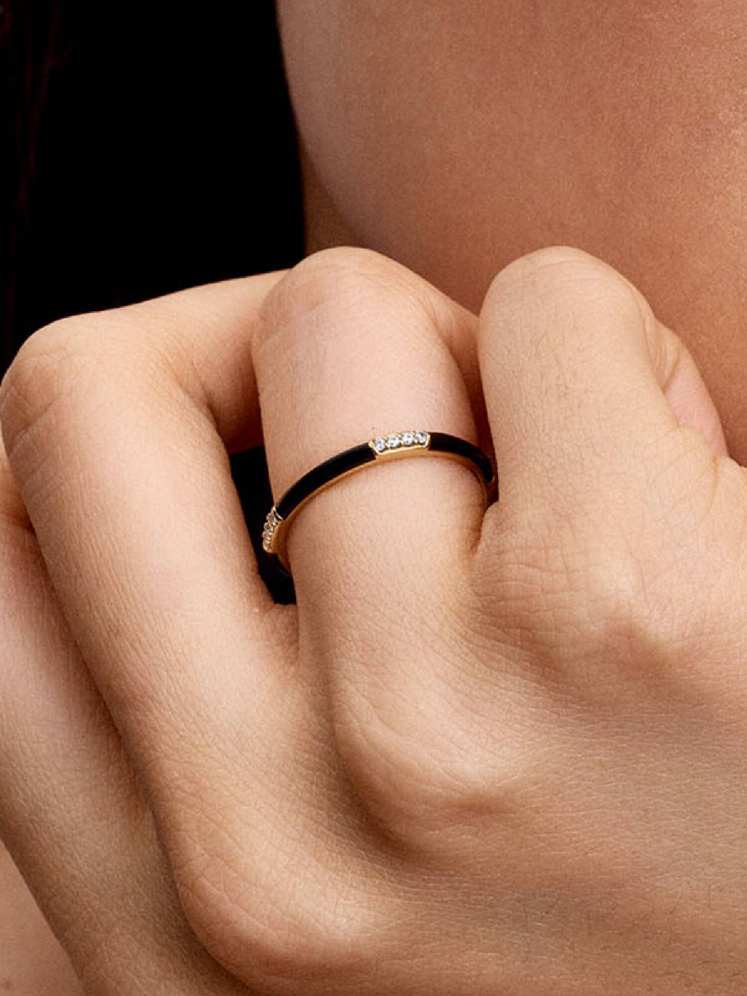 Schwarze Emaille & Steine Ring