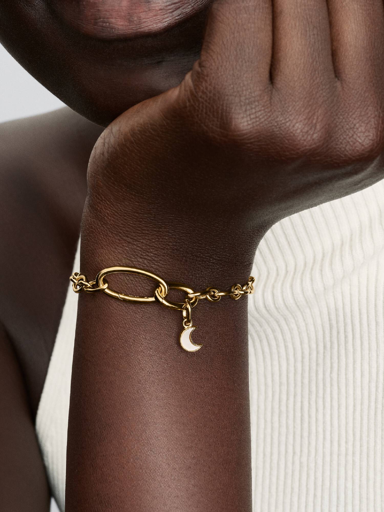 Weiße Mondsichel Mini-Charm-Anhänger