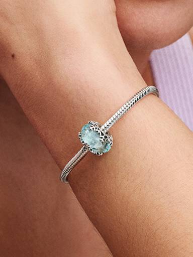 Winterblaue Schneeflocke Murano-Charm