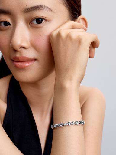 Strahlenkranz Herzen Armband