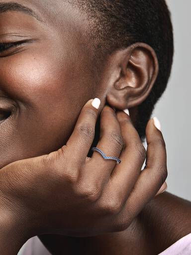 Pandora Timeless Wishbone Funkelnder Blauer Ring