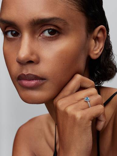 Erhabenes Hellblaues Herz Ring