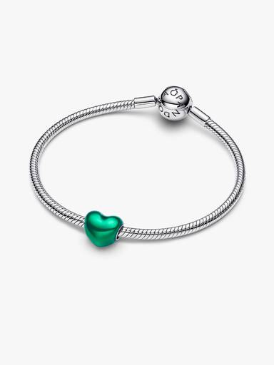 Grünes Metallic-Herz Charm