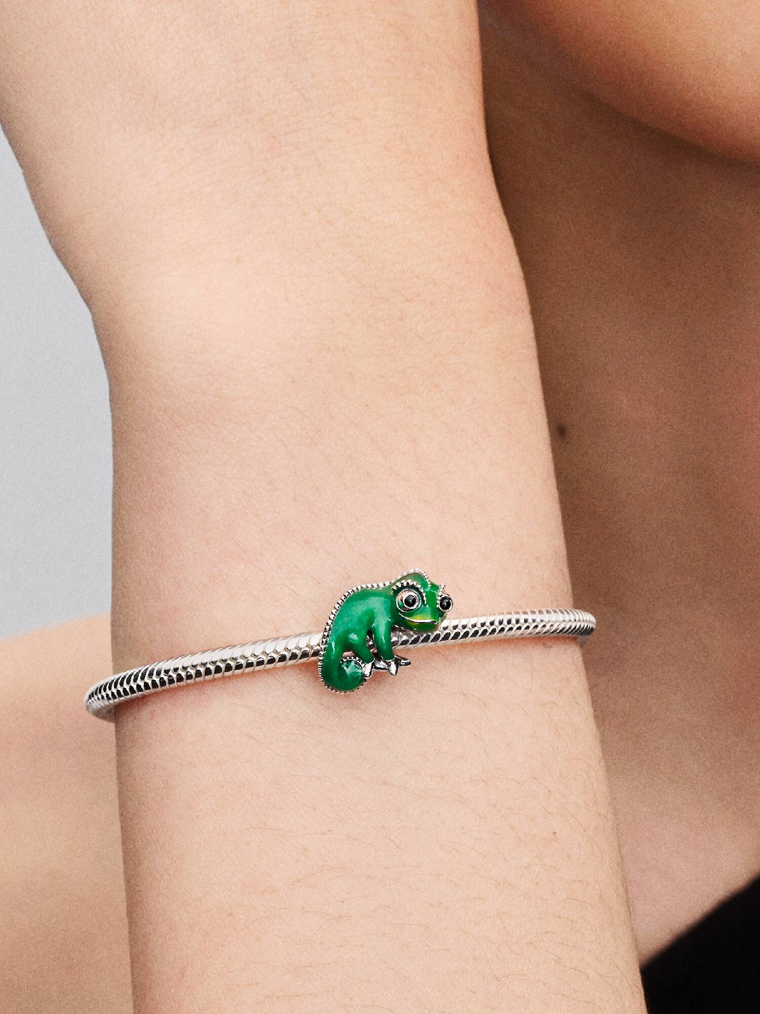 Disney Rapunzel neu verföhnt Pascal Farbwechselndes Charm