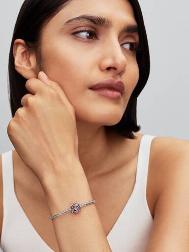Rosa Offen gearbeitetes Herz Mom Charm