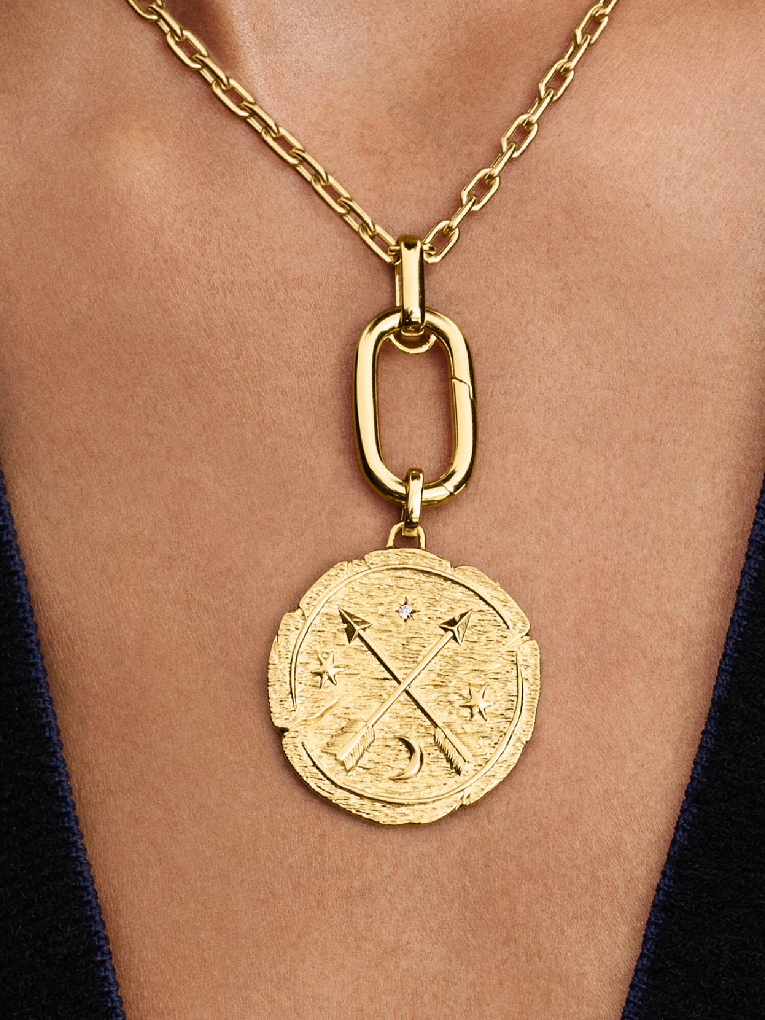 Gekreuzte Pfeile Großes Medaillon-Charm