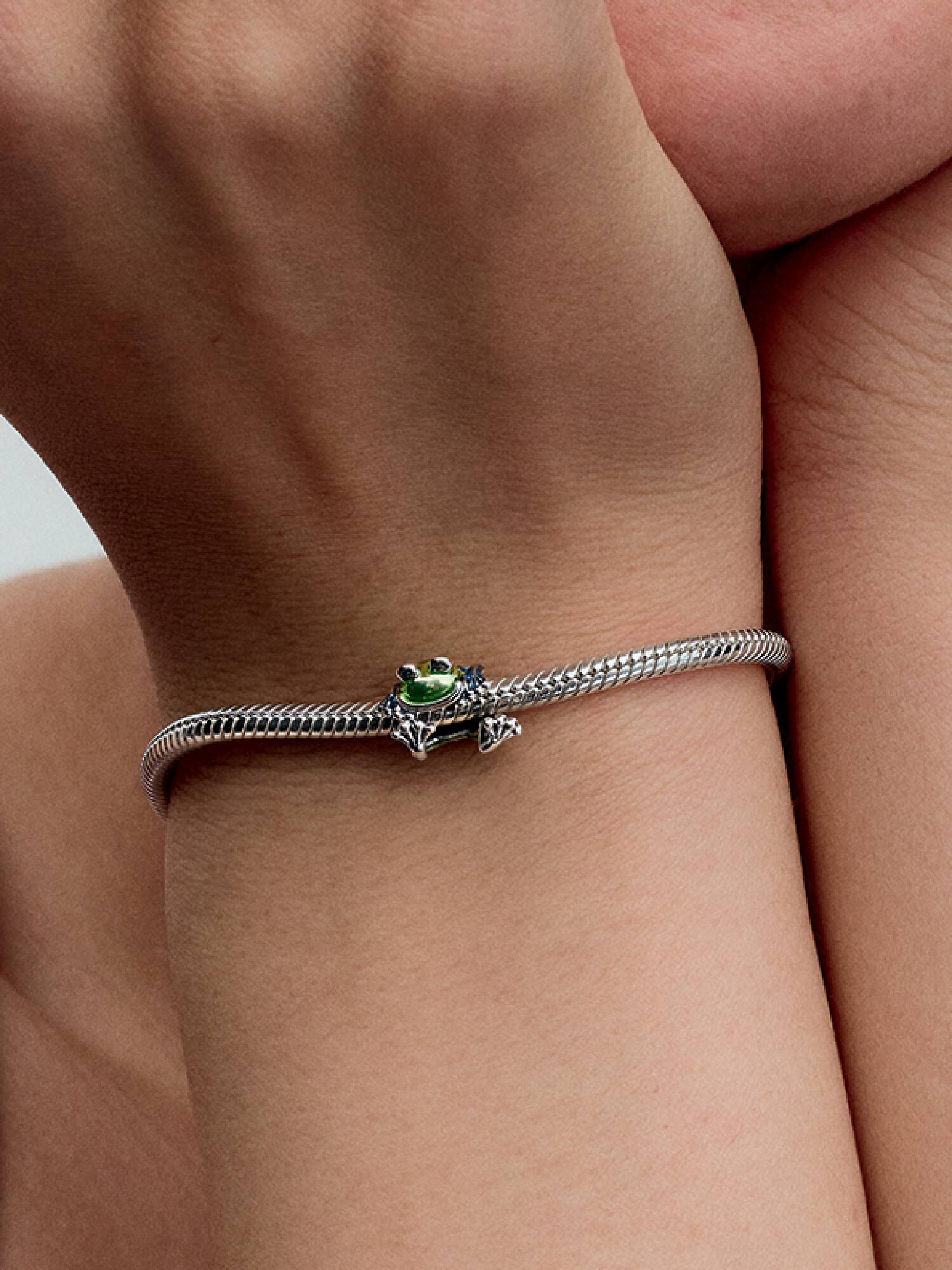 Kletternder Frosch Charm
