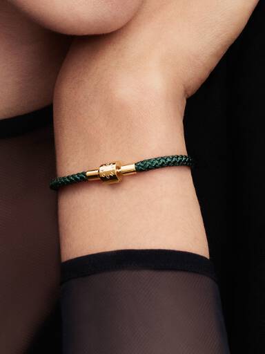 Schimmerndes Grünes Kordel-Armband