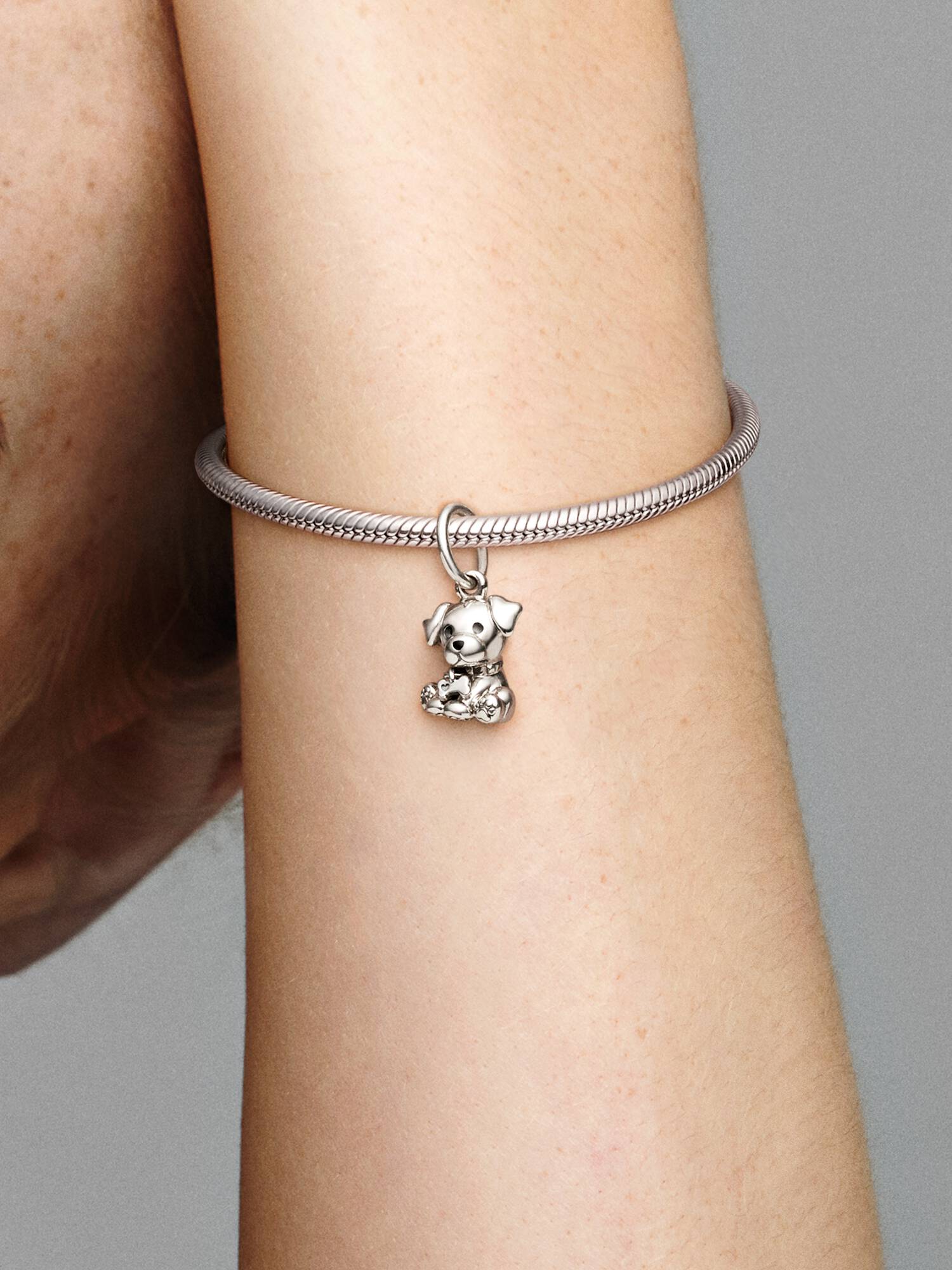 Labrador-Welpe Charm-Anhänger