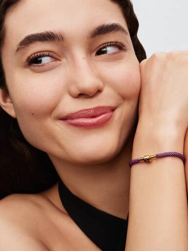 Schimmerndes Lilafarbenes Kordel-Armband