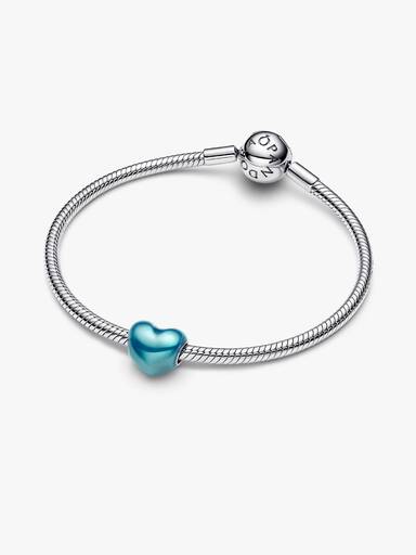 Himmelblaues Metallic-Herz Charm