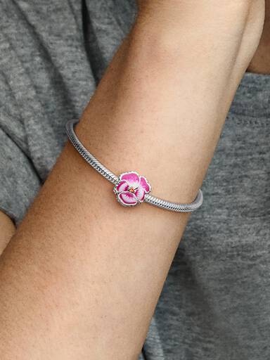 Rosafarbenes Stiefmütterchen Charm