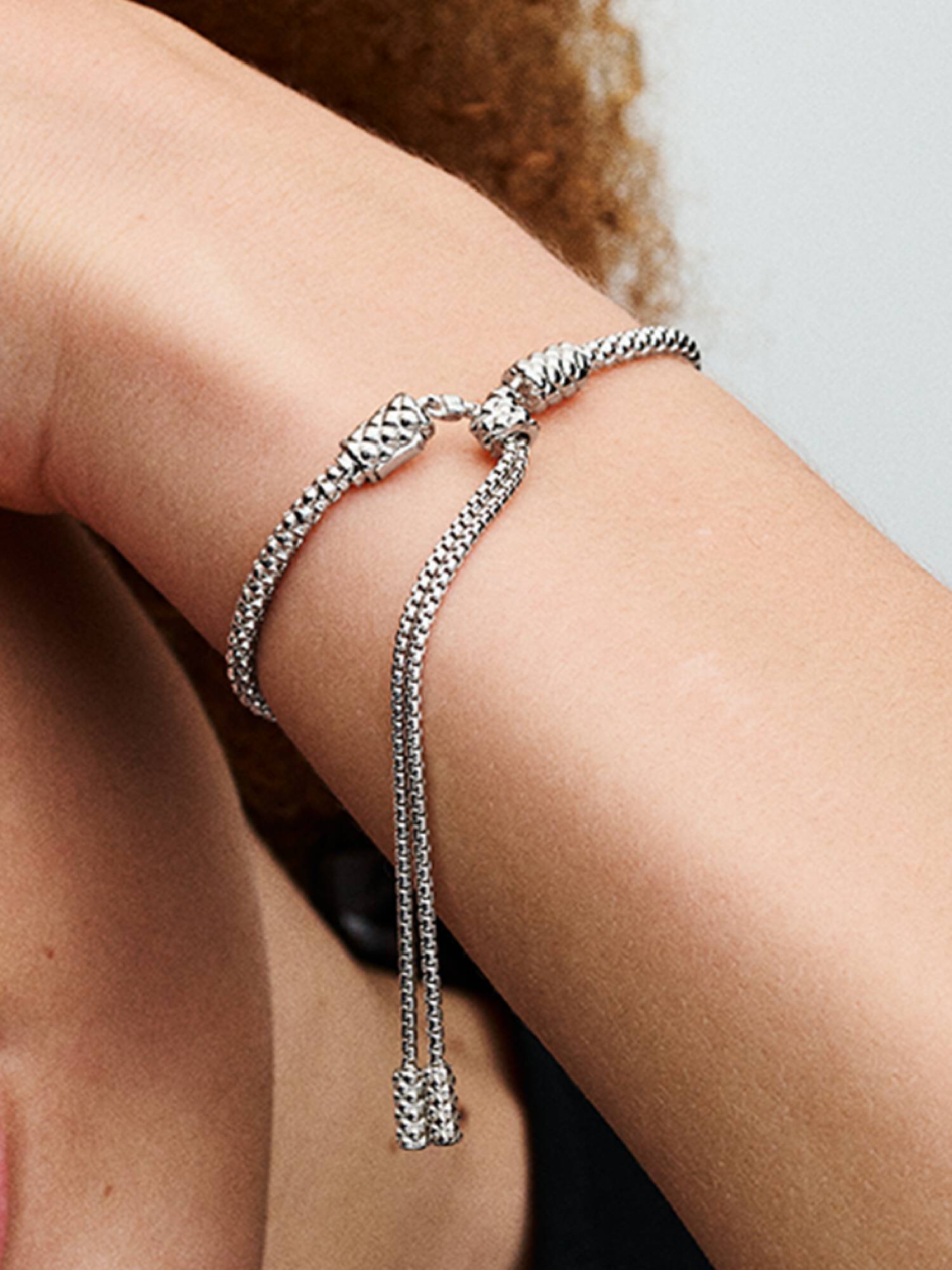 Pandora Moments Schiebeverschluss-Nietenarmband