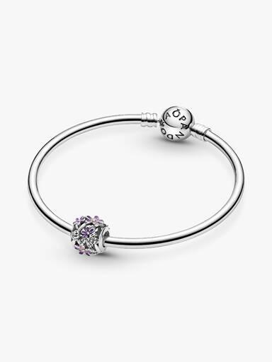 Offen gearbeitetes, lilafarbenes Gänseblümchen Charm